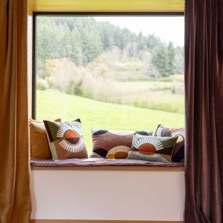 Coussin brodé Eol Bordeaux 40 x 65cm